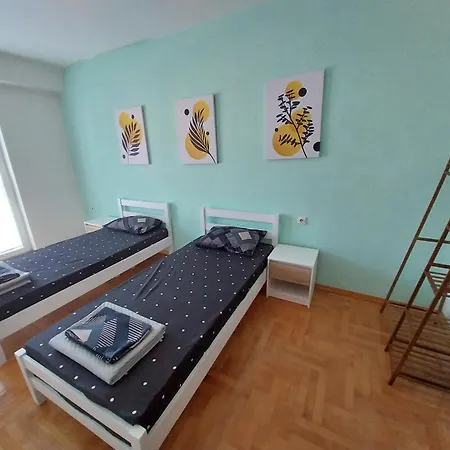 Spacious Hostel *